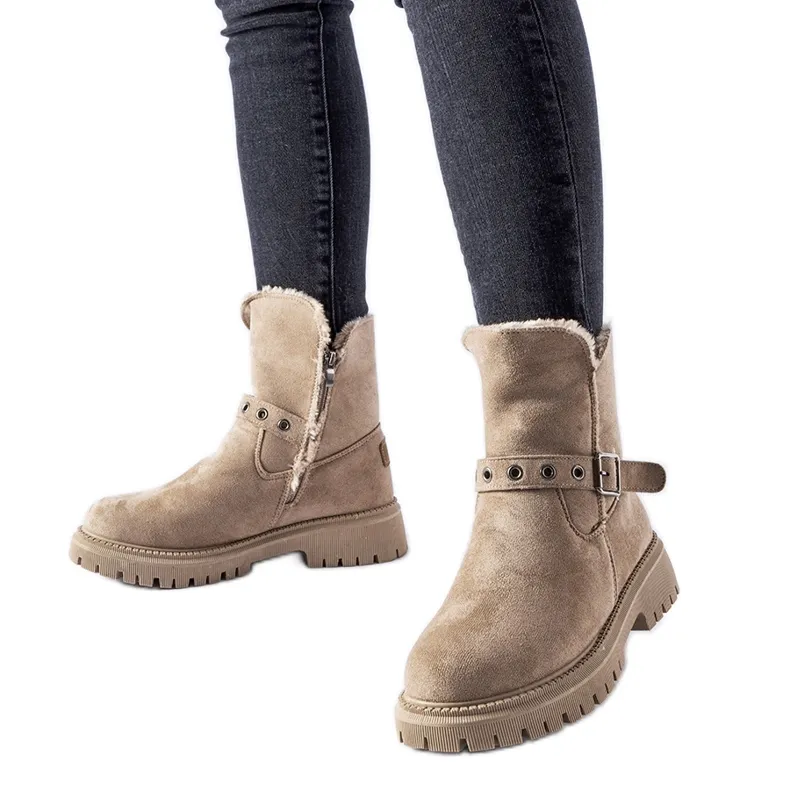 Beige insulated boots from Gibsonia