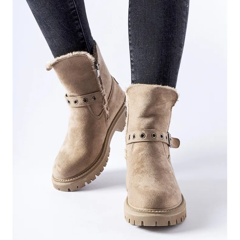 Beige insulated boots from Gibsonia