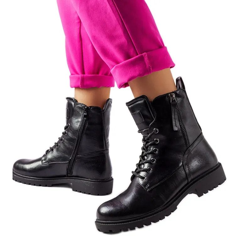 Black insulated boots from Ailen