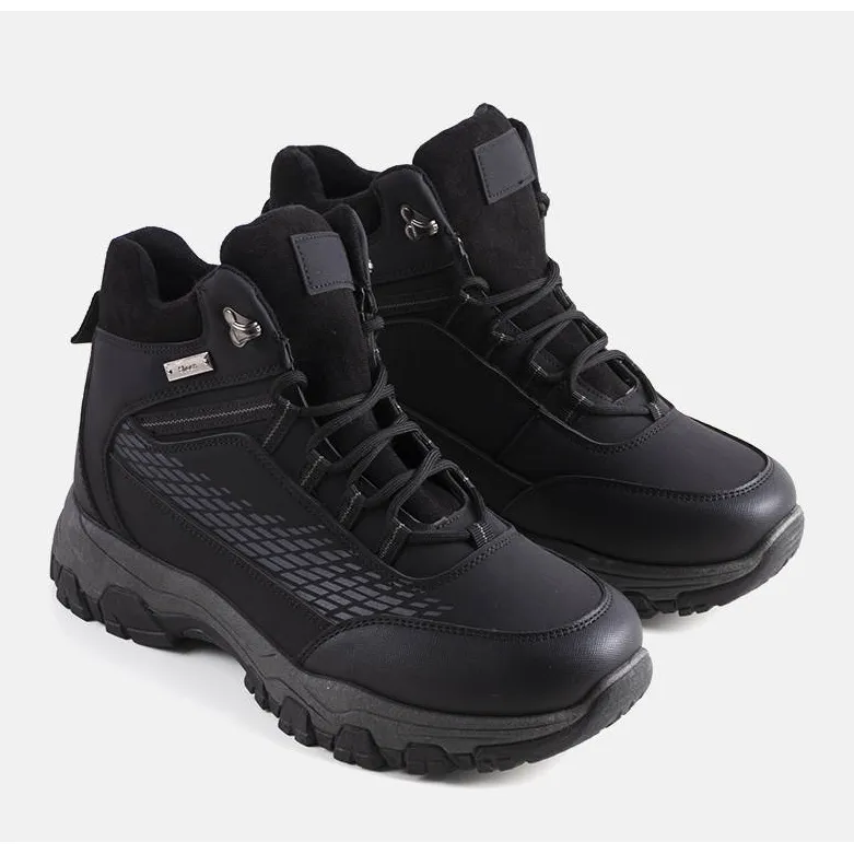 Black insulated boots from Jaxx