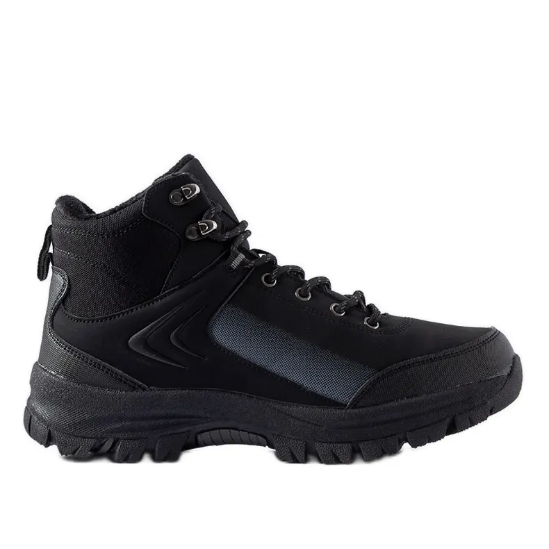 Black insulated boots in Mers trekking style