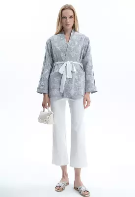 Floral Motif Contrast Embroidered Kimono