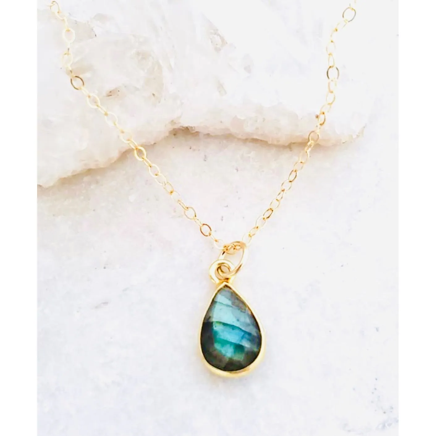 Grace Labradorite Drop Bezel Pendant