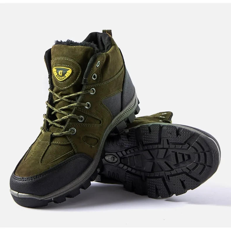 Green insulated boots in Mer trekking style